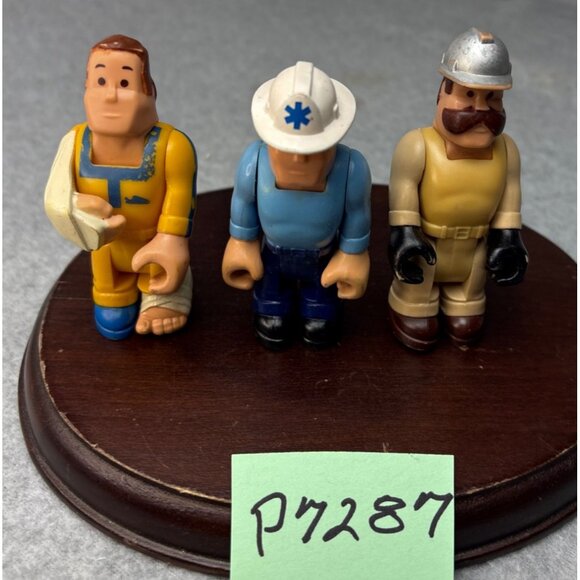Fisher Price Husky Helpers Set 3 Figures - Construction Worker Paramedic & Injur - Picture 16 of 16